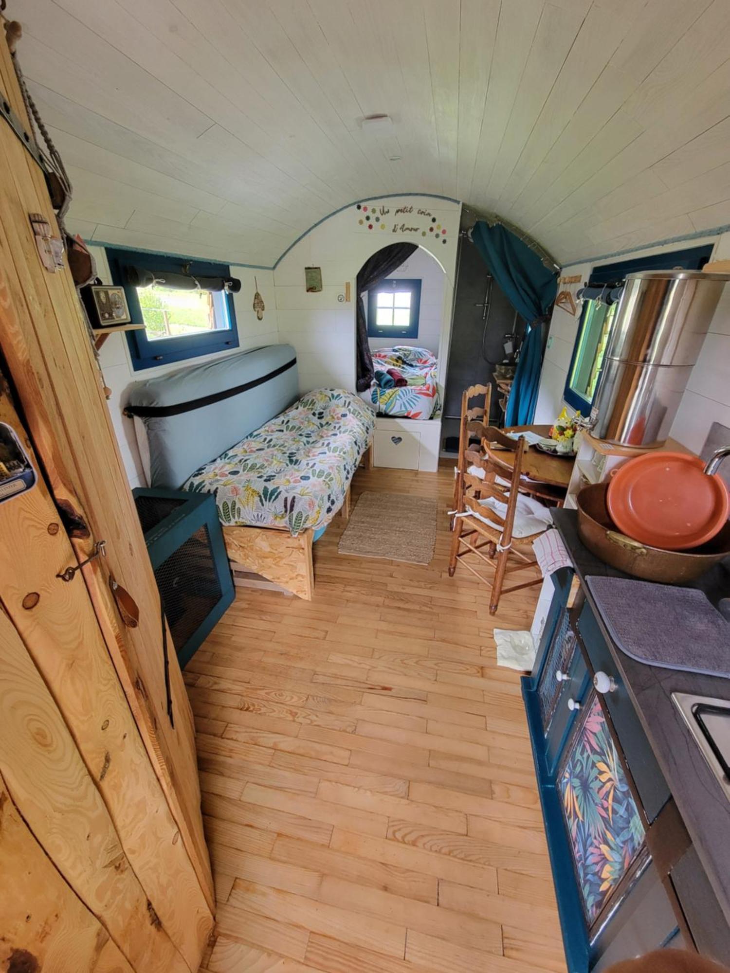 La Roulotte Tiny House Du Mond'Ideal Leval  Zewnętrze zdjęcie
