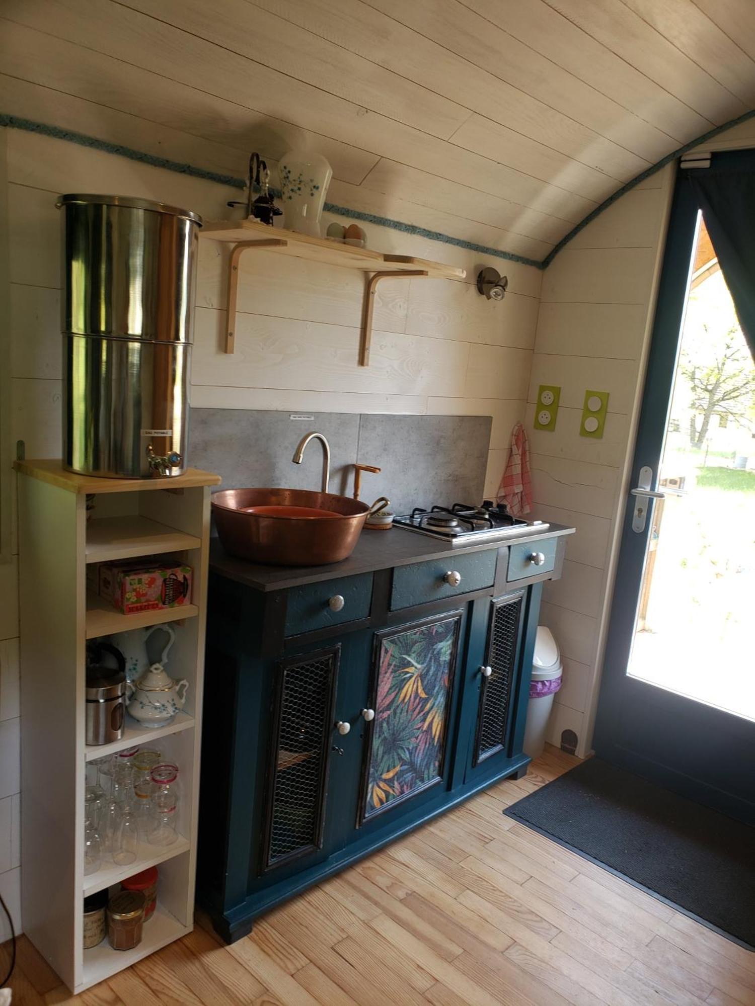 La Roulotte Tiny House Du Mond'Ideal Leval  Zewnętrze zdjęcie